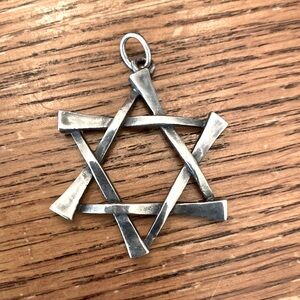 Vintage James Avery LARGE Star of David pendant
VERY RARE!